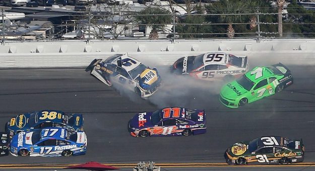 Visit Emotivo adiós de Danica Patrick a su carrera en la NASCAR page