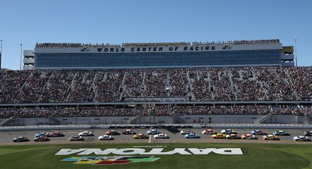 Visit Distancia para las etapas de las series nacionales NASCAR 2018 page