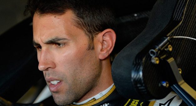 Visit Aric Almirola con el corazón roto tras accidente en la última vuelta en la Daytona 500 page