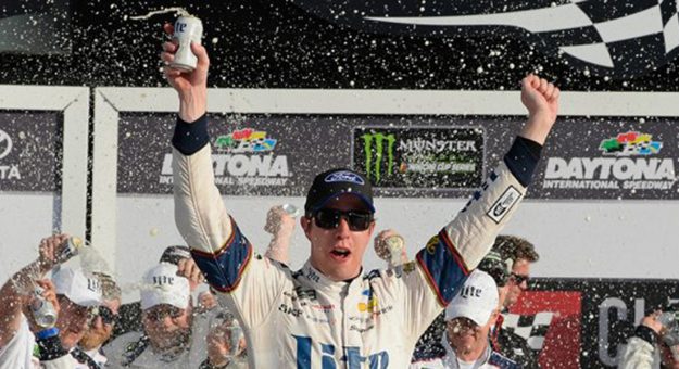 Visit Brad Keselowski ganó The Clash at Daytona en final con accidente page