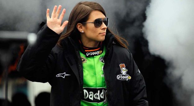 Visit Las estrellas de hoy en su primera Daytona 500 page