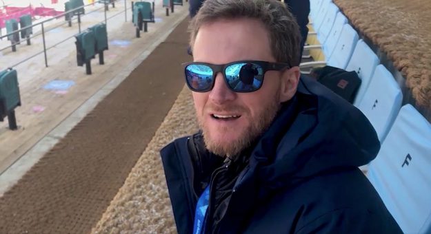 Visit Dale Earnhardt Jr. fue a esquiar en Corea del Sur … y se asustó page