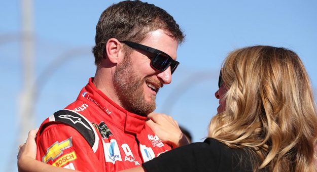 Visit Dale Earnhardt Jr. reacciona ante el regreso del auto No. 8 page