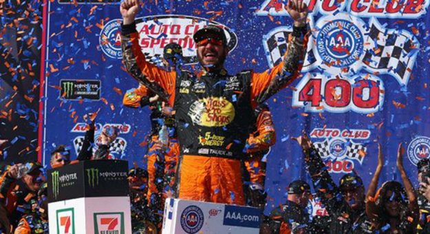 Visit Martin Truex Jr. ganó la Auto Club 400; su 1ra. victoria de la temporada 2018 page