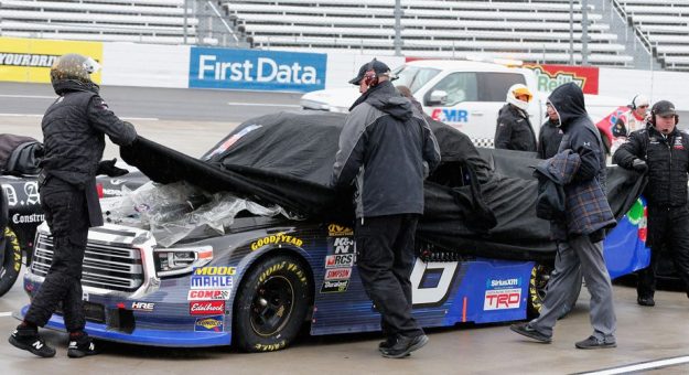 Visit La lluvia postergó carrera de la Track Series en Martinsville para el domingo page