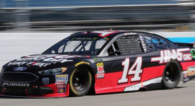 Visit Clint Bowyer ganó la STP 500 en el Martinsville Speedway page
