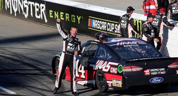 Visit Clint Bowyer terminó racha de 190 carreras sin victoria en Martinsville page