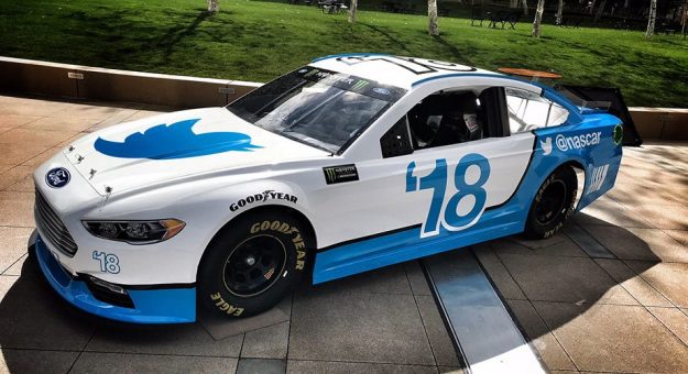 Visit NASCAR ampliará transmisión en vivo desde los autos por Twitter en 2018 page