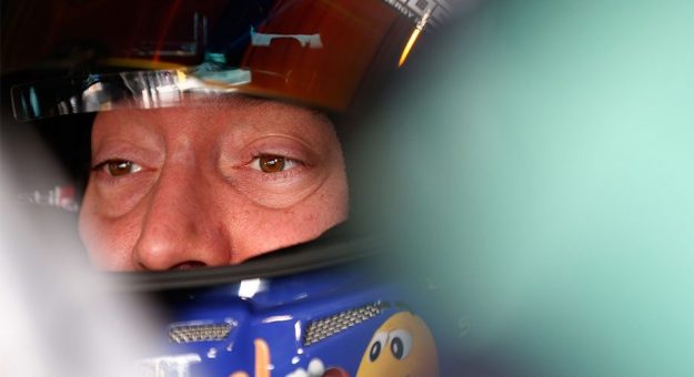 Visit Kyle Busch detuvo el tráfico, por una buena causa page