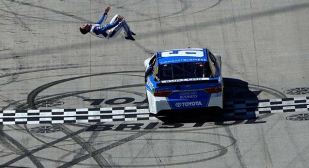 Visit Top 11 Momentos Memorables de la Food City 500 en Bristol page