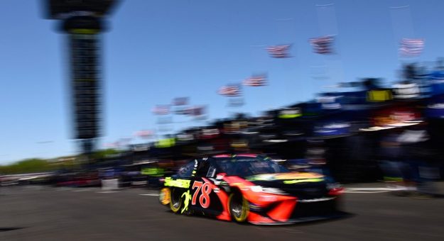 Visit Martin Truex Jr. ganó la Busch Pole Position en Richmond page