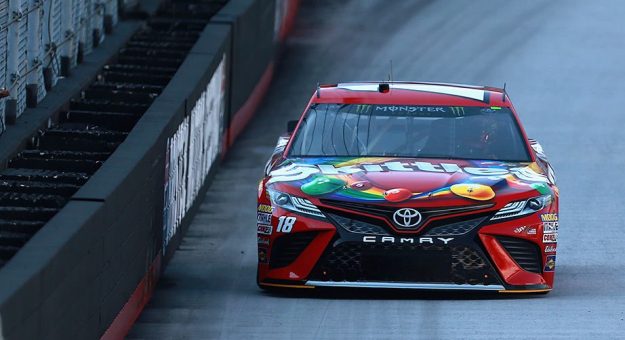 Visit Kyle Busch superó a su hermano Kurt Busch en la Pole en Bristol page