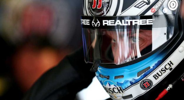 Visit Kevin Harvick podría igualar a dos leyendas si gana en Texas page
