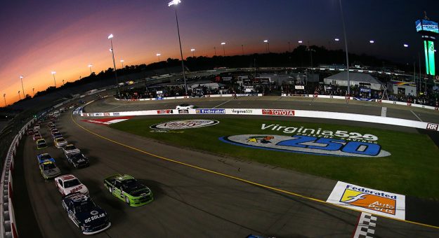 Visit Guía para las carreras de la NASCAR en Richmond page