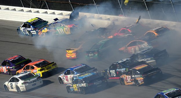 Visit Kyle Busch va por su 4ta. victoria seguida, en la impredecible Talladega page
