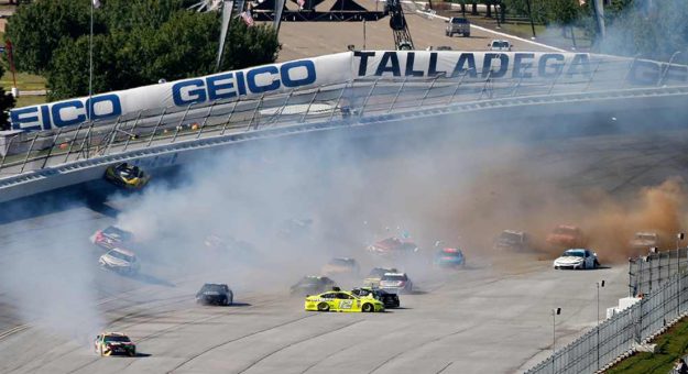 Visit Las mejores fotos del fin de semana en Talladega page
