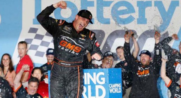 Visit Johnny Sauter logró su 3ra. victoria del 2018; 1ra. en Charlotte page