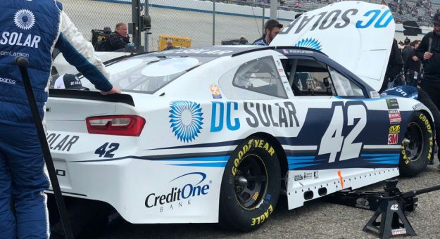 Visit Kyle Larson de la Pole al fondo del pelotón en Dover; Jefe de Equipo expulsado page