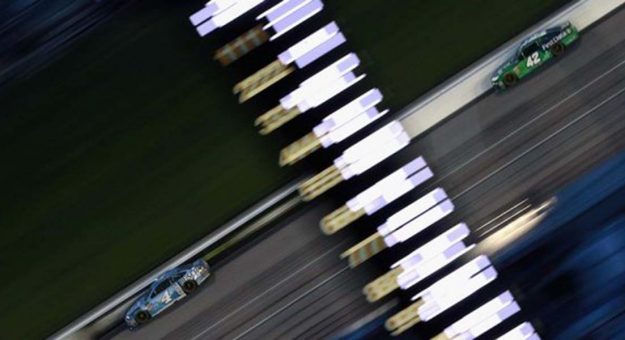 Visit Kevin Harvick gano la KC Masterpiece 400 en el Kansas Speedway page