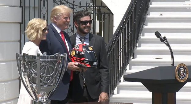 Visit La Casa Blanca celebró el campeonato 2017 de Martin Truex Jr. page