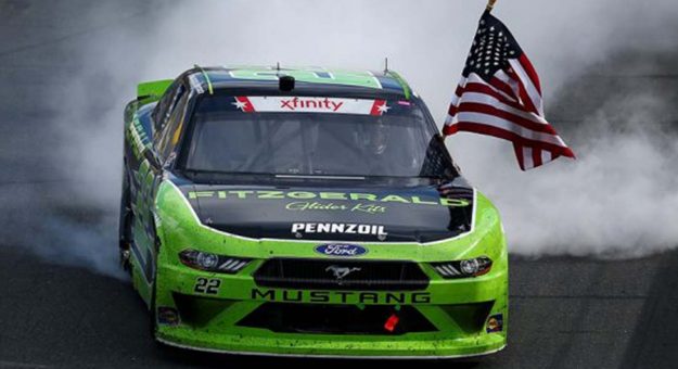 Visit Brad Keselowski ganó la carrera de la Xfinity Series en Charlotte page