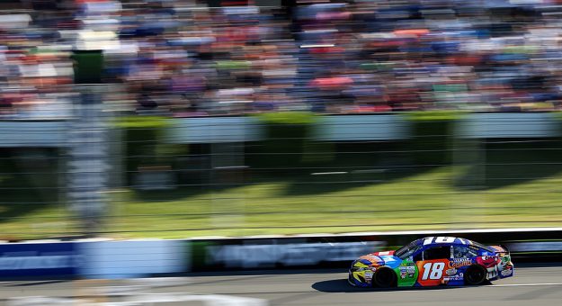 Visit Guía para las carreras del fin de semana en el Pocono Raceway page
