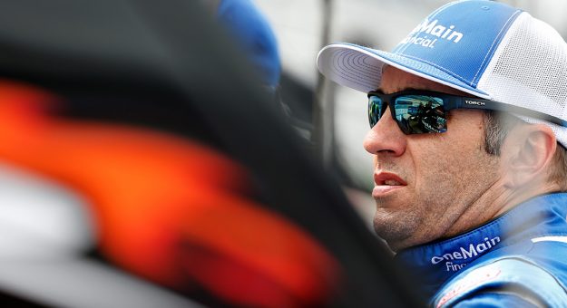 Visit Elliott Sadler regresa en busca de la 1ra. victoria del 2018 page