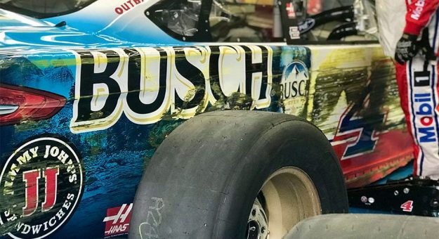 Visit La racha de Kevin Harvick terminó temprano en Charlotte page
