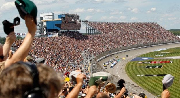 Visit Guía para las carreras de la NASCAR el fin de semana en Michigan page