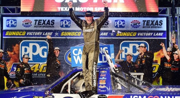 Visit Johnny Sauter logró 4ta. victoria de la temporada con cerrado final en Texas page