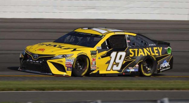 Visit Todos los autos para la Gander Outdoors 400 en Pocono page