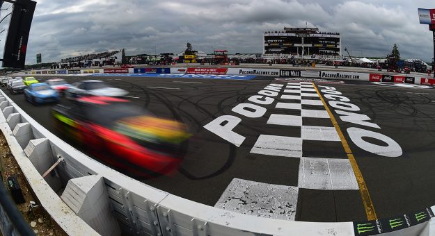 Visit Guía para las carreras de la NASCAR en Iowa y Pocono page