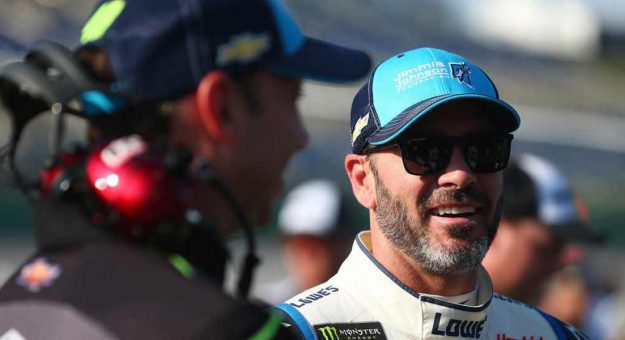 Visit Pilotos con 600 carreras en la Monster Energy NASCAR Cup Series page