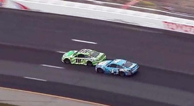 Visit Kevin Harvick ganó la Foxwoods Resort Casino 301 en New Hampshire page