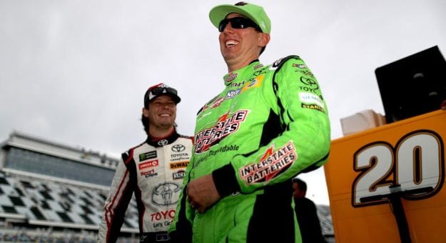Visit Kyle Busch, el mentor de Erik Jones, primero en felicitarlo page