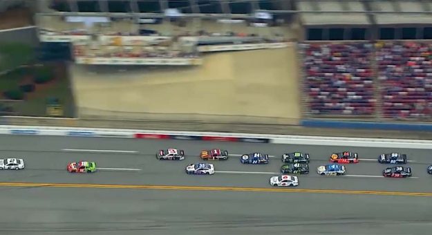 Visit Los spotters de la NASCAR son los otros ojos del piloto page