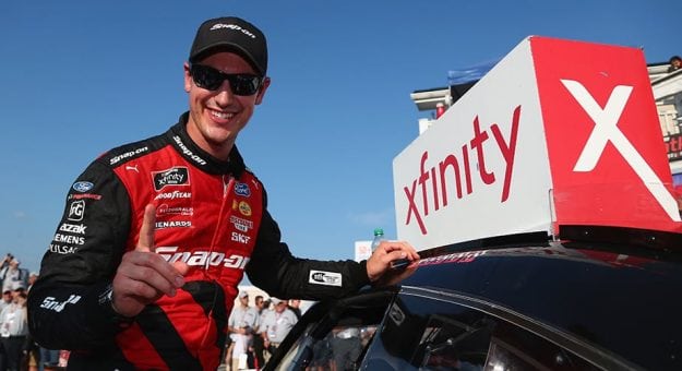 Visit Joey Logano superó a la lluvia y a Brad Keselowski en la Xfinity Series en Watkins Glen page