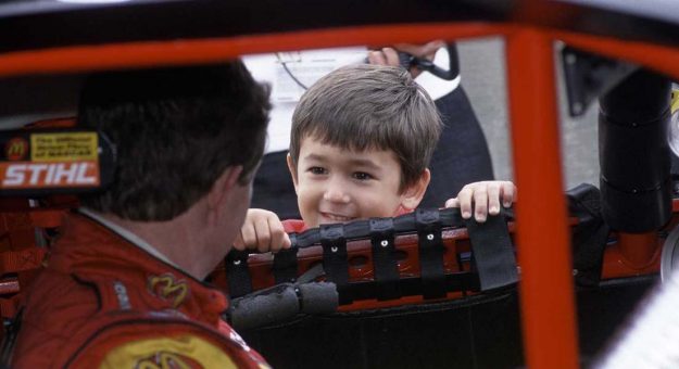 Visit Las estrellas de la NASCAR cuando eran niños page