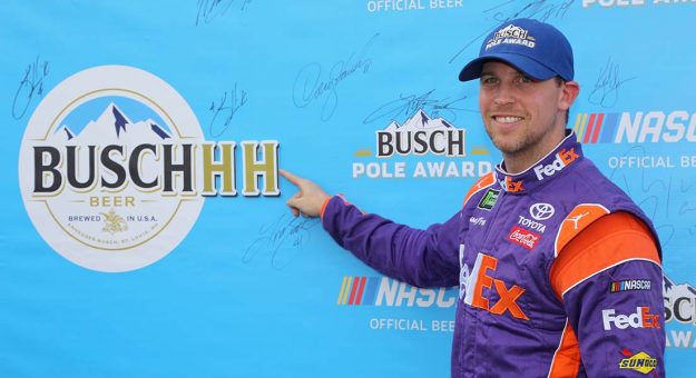 Visit Listos para la Consumers Energy 400 en Michigan con Denny Hamlin en la Pole page