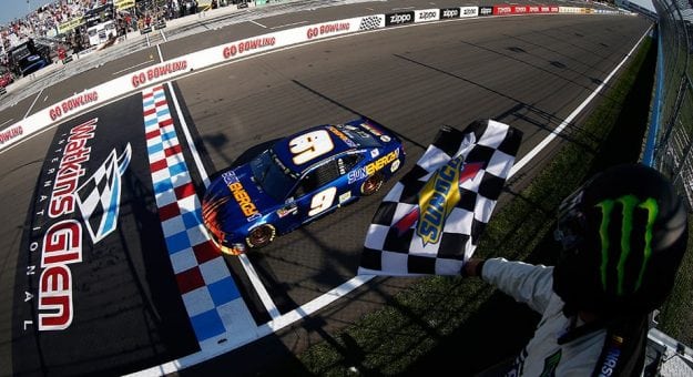 Visit NASCAR Nation celebra la 1ra. victoria de Chase Elliott en la Monster Energy Series page