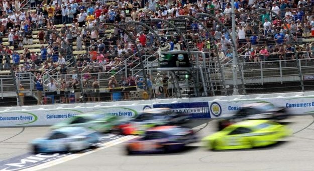Visit Momento PEAK de Kevin Harvick en el Michigan International Speedway page