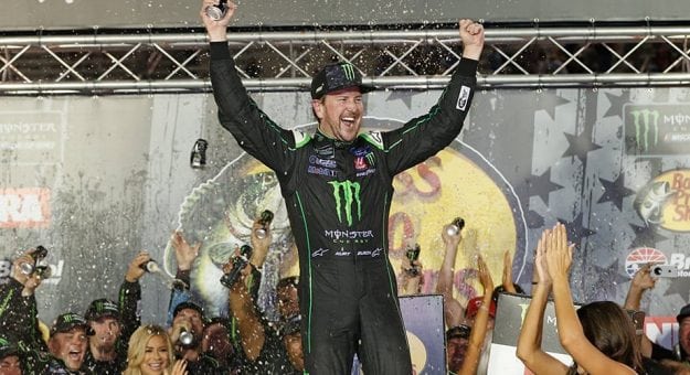 Visit Kurt Busch ganó la Bass Pro Shops/NRA Night Race en el Bristol Motor Speedway page