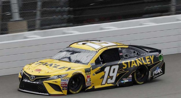 Visit Todos los autos de la Consumers Energy 400 en Michigan page