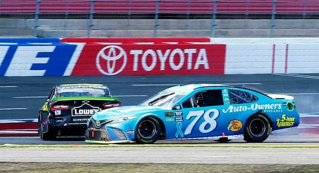 Visit Los 12 pilotos de la 2da. Ronda de los Playoffs tras la carrera en Charlotte page