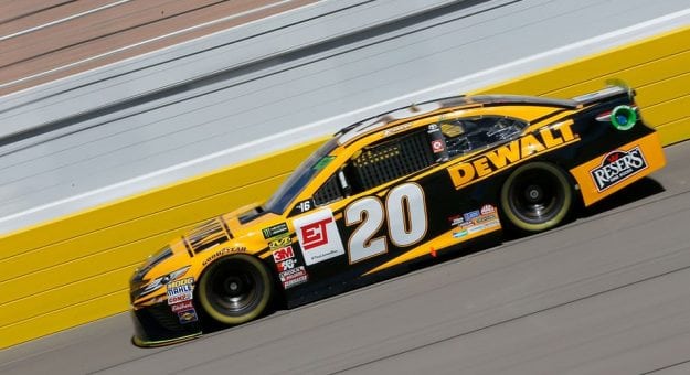 Visit Erik Jones ganó la Busch Pole Position en Las Vegas page
