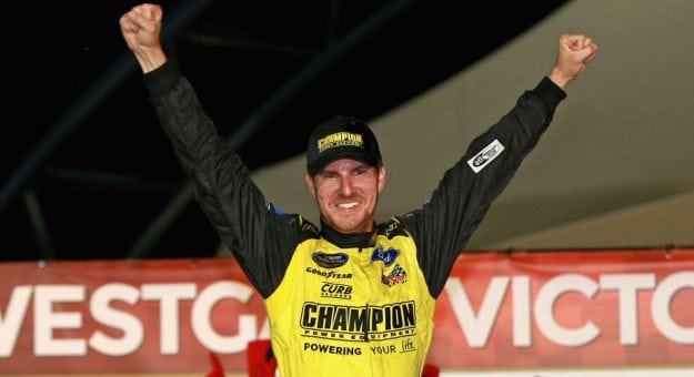 Visit Grant Enfinger sobrevivió el tiempo extra para ganar en Las Vegas page