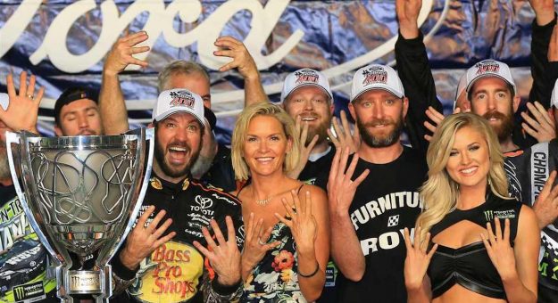 Visit Martin Truex Jr. a través de los años page