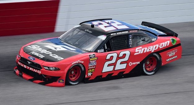 Visit Brad Keselowski adelantó al final para ganar carrera de la Xfinity Series en Darlington page