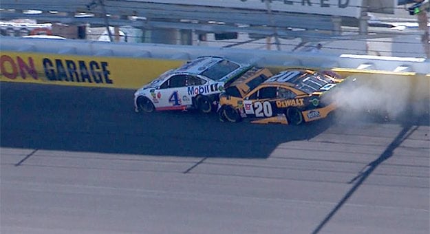 Visit Kevin Harvick y Erik Jones fuera acción por accidente en Las Vegas page