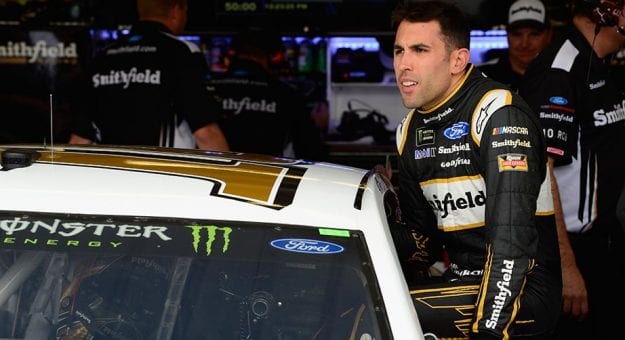 Visit Aric Almirola no tiene nada qué perder en La Ronda de los 8 de los Playoffs page